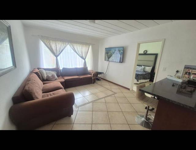 1 BEDROOM PROPERTY TO RENT IN WHITERIDGE